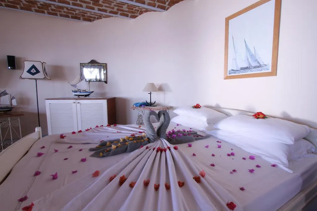 Beyaz Yunus Hotel - Adult Only Олудениз